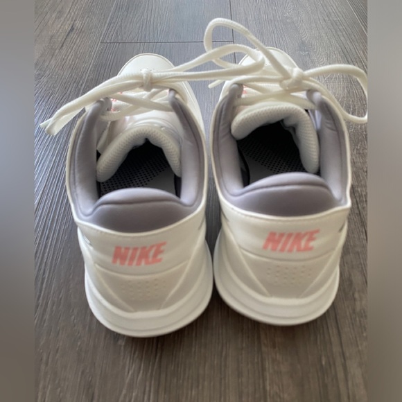 NWT woman's Nike Air Zoom accurate golf shoes - Picture 10 of 10